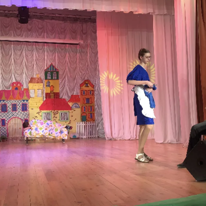 Театрализованная игровая программа, посвященная Международному дню защиты детей «Карлсон собирает друзей» в рамках «Десятилетия детства» (открытие детской летней культурно-досуговой площадки)