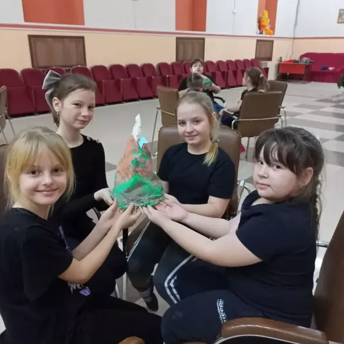 Познавательная программа "Линия жизни и твёрдая нравственная позиция" в рамках празднования 100-летия со Дня рождения Р.Г. Гамзатова в рамках проекта "Культура для школьников" и "Десятилетия детства"