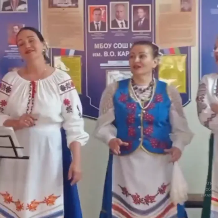 Концертное выступление вокального ансамбля «Околица» на выборных участках с. Джигинка
