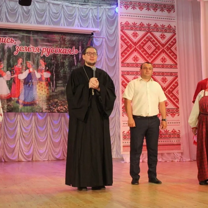 Концертная программа "Возродись, земля русская!" в рамках Дня дружбы и единения славян