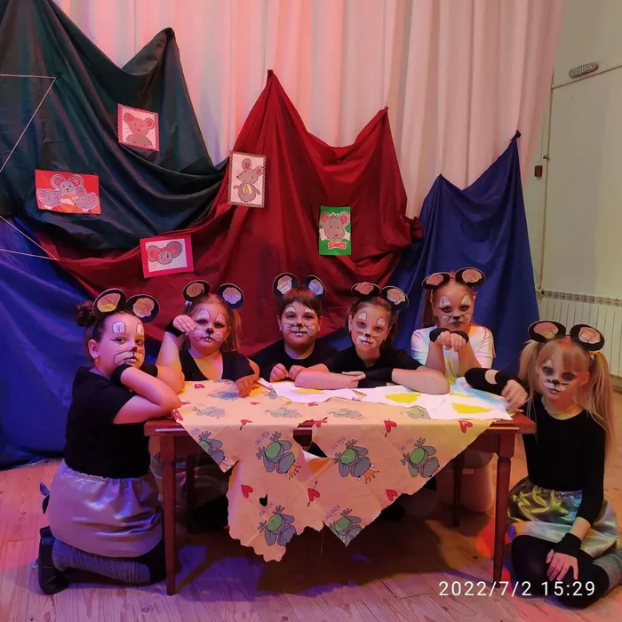 Отчётный спектакль театральных коллективов «Кошки мышки»