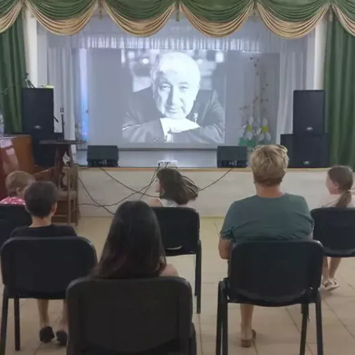 Литературная гостиная «Читаем стихи Гамзатова».